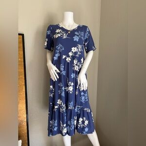Cuddle Duds Flexwesr V neck, tiered midi dress. Like new. Casual, comfortable.